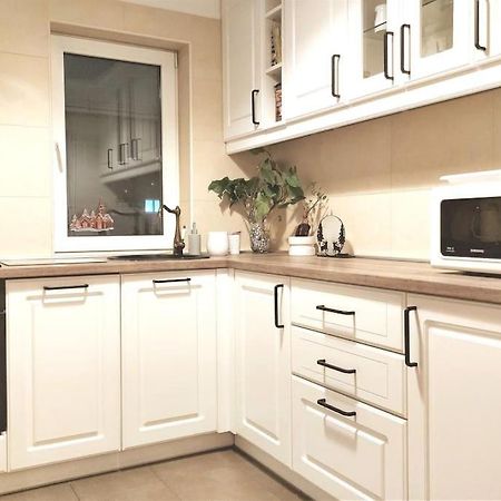 Cosy Boutique 61 Sqm Apartment - Private Parking - Ten Blocks Residence Bukarest Kültér fotó