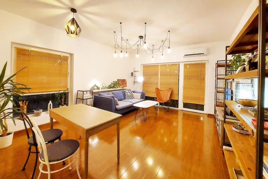 Cosy Boutique 61 Sqm Apartment - Private Parking - Ten Blocks Residence Bukarest Kültér fotó
