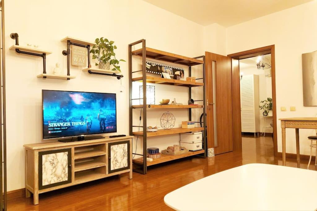 Cosy Boutique 61 Sqm Apartment - Private Parking - Ten Blocks Residence Bukarest Kültér fotó