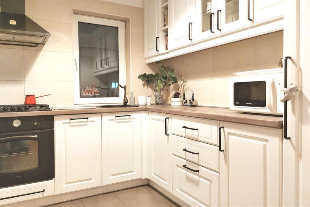 Cosy Boutique 61 Sqm Apartment - Private Parking - Ten Blocks Residence Bukarest Kültér fotó